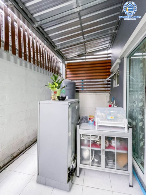 *****ทาวน์เฮ้าส์มือสองย่านนนทบุรี ม.ศุภาลัยพรีโม่ วงแหวนปิ่นเกล้า-พระราม5 บนเนื้อที่ 20.1 ตร.ว. ฟังก์ชัน 3 ห้องนอน 2 ห้องน้ำ 2 ที่จอดรถ แถมฟรี! 2 เครื่องปรับอากาศ 1 เครื่องทำน้ำอุ่น บ้านสวย บนทำเลดี เชื่อมต่อถ.กาญจนาภิเษก ใกล้ทางด่วน "ศรีรัช" และรถไฟฟ้าสายสีม่วง "สถานีตลาดบางใหญ่"